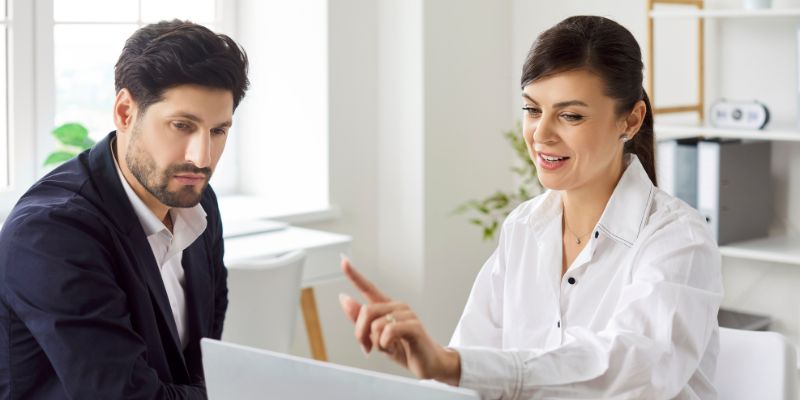 differenza imposte, tasse e contributi